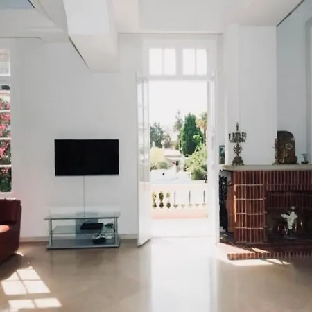 Prestigieuse Avec Piscine Privee Au Coeur De