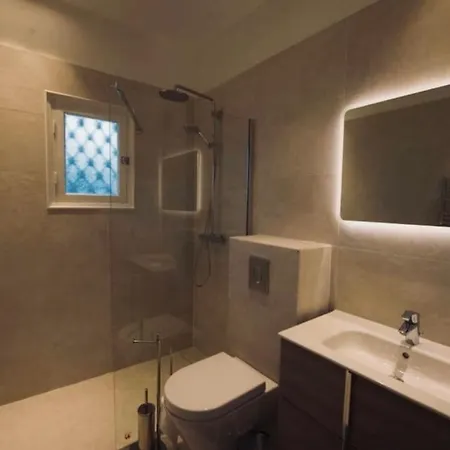 Prestigieuse Avec Piscine Privee Au Coeur De Nice